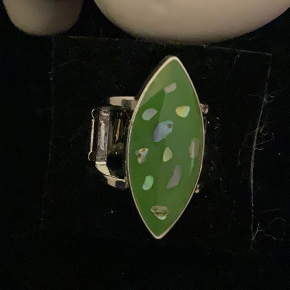 Green Ring - Picture 2 of 4